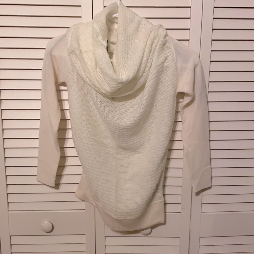 Guess by Marciano Sweater Ivory New With Tag size xs